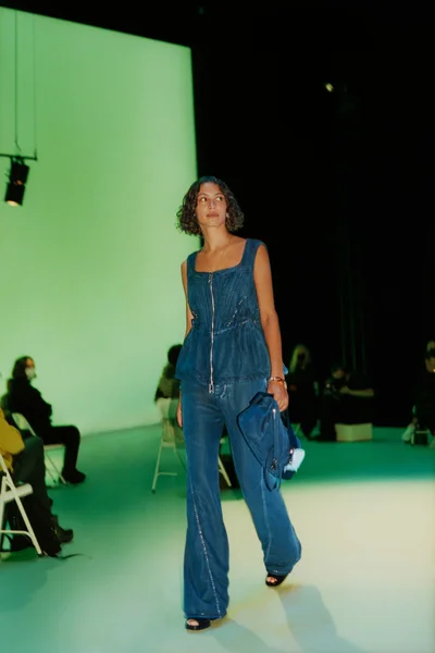 Look 30